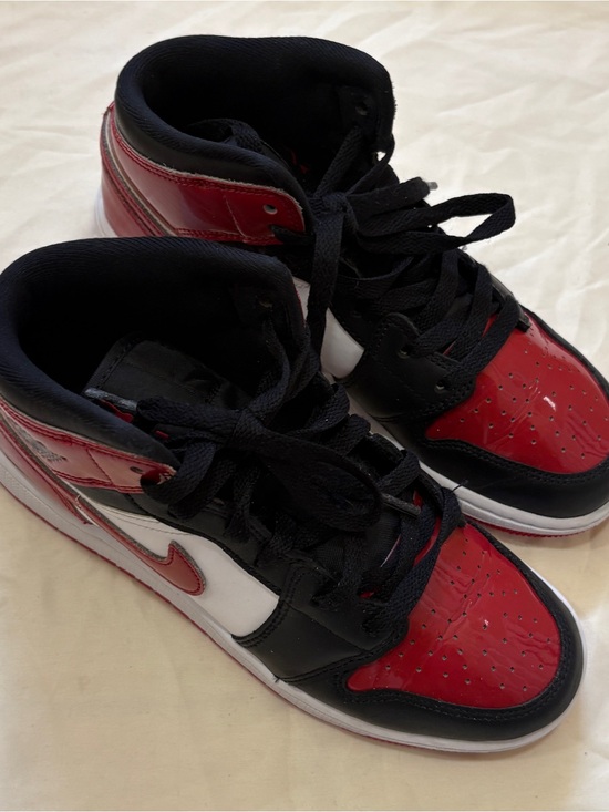 Jordan Other - Jordan Air Jordan 1 Mid SE
Boys' Grade School Size 4.5